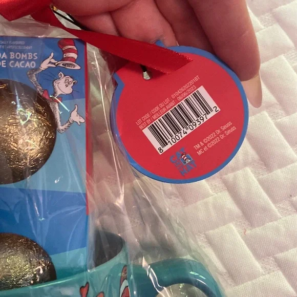 Dr. Seuss Cat In The Hat Hot Cocoa Bombs Mug Set - Picture 7 of 9